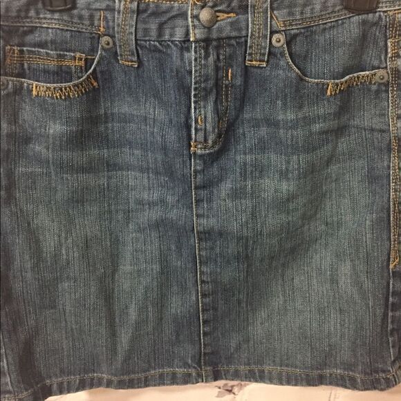 Tommy Hilfiger size 6 jean skirt - Picture 2 of 5